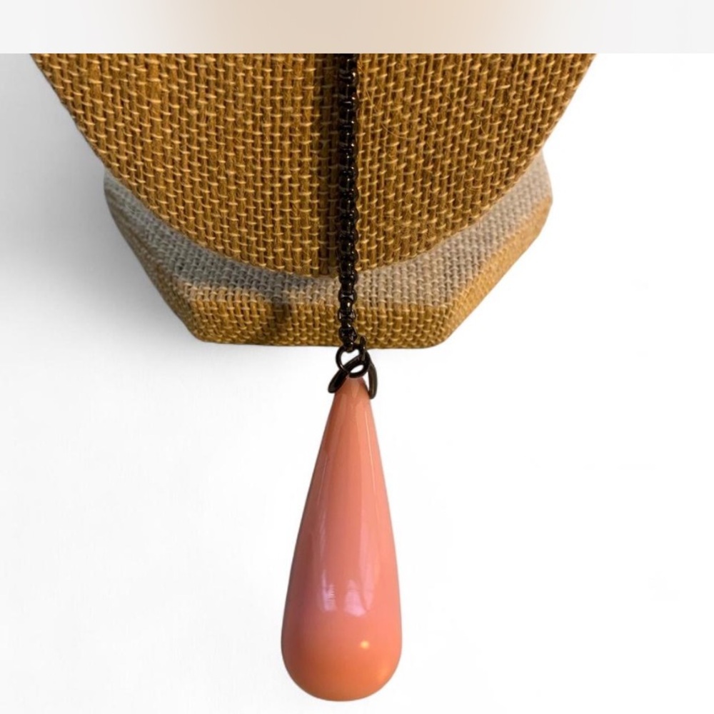 Chic Black and Pink Teardrop Necklace